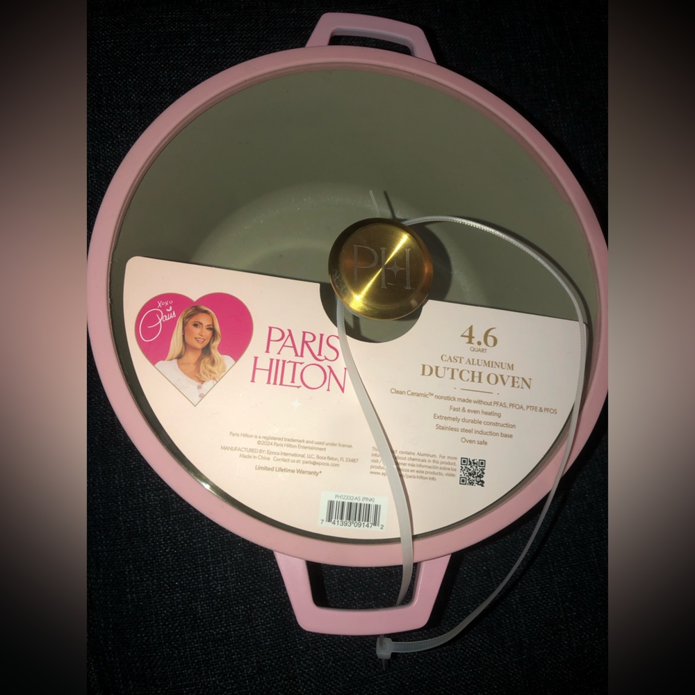 ‼️ Paris Hilton Pink 4.6 Quart Dutch Oven